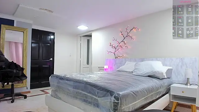 Snapshot of charolbruce_1 chatting on March 18, 2026, 12:08 pm charolbruce 1 online show from March 18, 2026, 12:08 pm