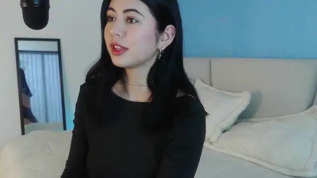 Zoe Benson online show from March 8, 2025, 12:52 pm