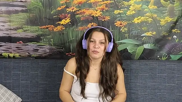 MadameDeFeu online show from November 14, 2025, 2:10 pm