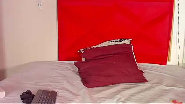 DakotaHoland online show from August 2, 2026, 11:02 pm