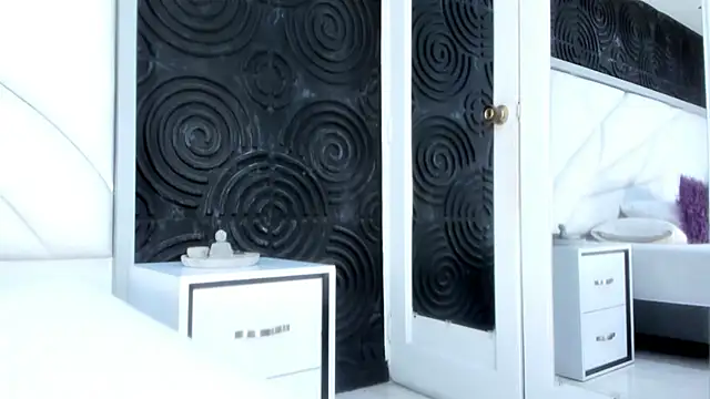 AbigailWilliams  online show from November 10, 2025, 11:15 am