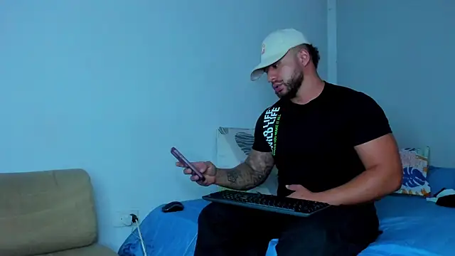 ToonyDee online show from November 14, 2025, 3:54 am