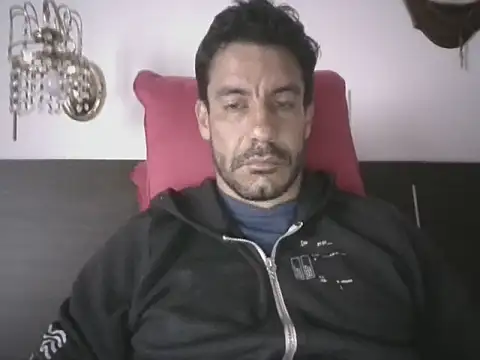 elkike1980 online show from May 11, 2026, 11:44 am