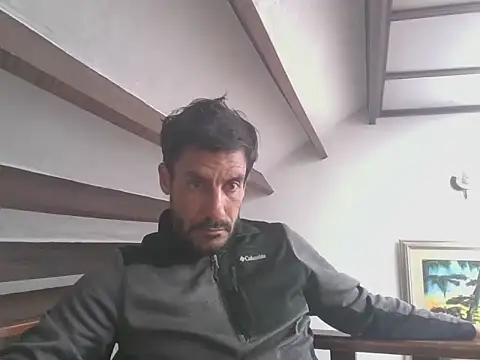 elkike1980 online show from May 25, 2026, 4:28 pm