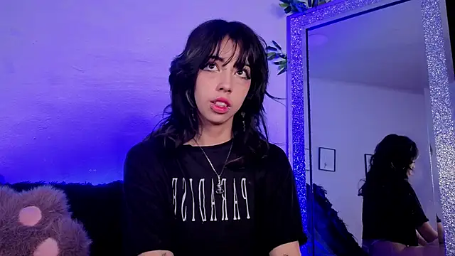 Nyx nayla online show from October 16, 2025, 3:37 am