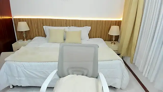 latyndollts online show from March 22, 2025, 1:11 am