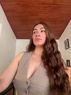 Snapshot of emmily_d chatting on June 9, 2026, 7:04 pm emmily d online show from June 9, 2026, 7:04 pm