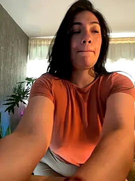 emmily d online show from November 20, 2025, 6:19 pm