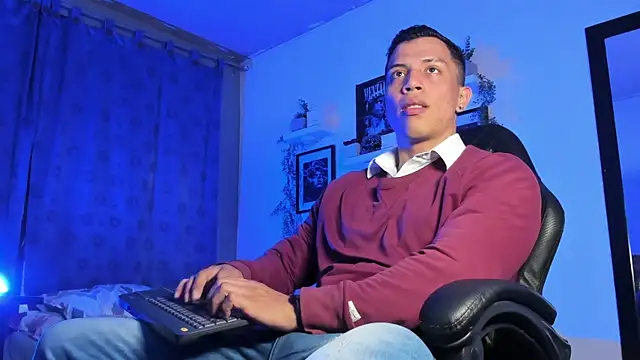 ThomsEvery  online show from November 14, 2025, 10:24 pm