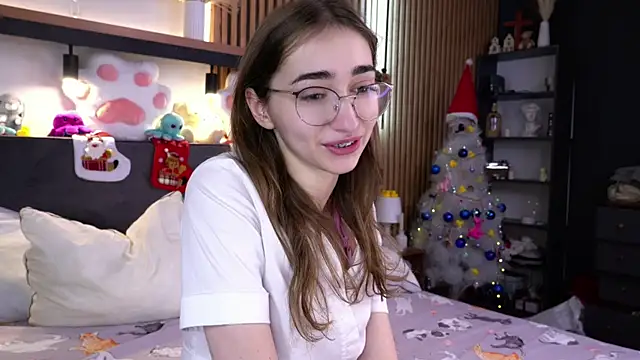 PollyBeev online show from November 28, 2025, 7:19 am