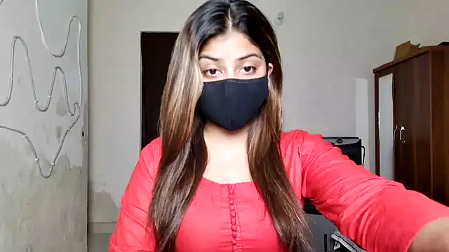Hoty-Shivangi online show from May 3, 2026, 2:42 pm