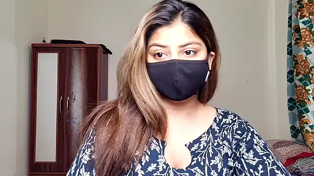 Snapshot of Hoty-Shivangi chatting on March 14, 2026, 10:32 am Hoty-Shivangi online show from March 14, 2026, 10:32 am