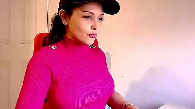 MOMMYJEVAA online show from May 15, 2026, 9:13 pm