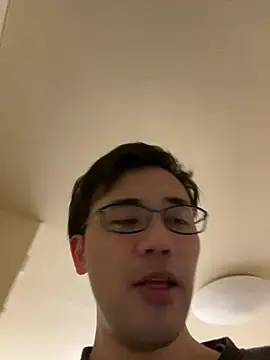 Snapshot of ryusei18570 chatting on March 15, 2026, 3:52 pm ryusei18570 online show from March 15, 2026, 3:52 pm