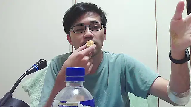 Snapshot of ryusei18570 chatting on September 13, 2025, 3:12 pm ryusei18570 online show from September 13, 2025, 3:12 pm