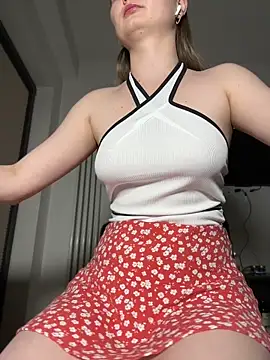 NickiLike online show from June 2, 2026, 5:57 pm