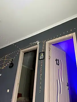 NickiLike online show from October 6, 2025, 5:02 pm