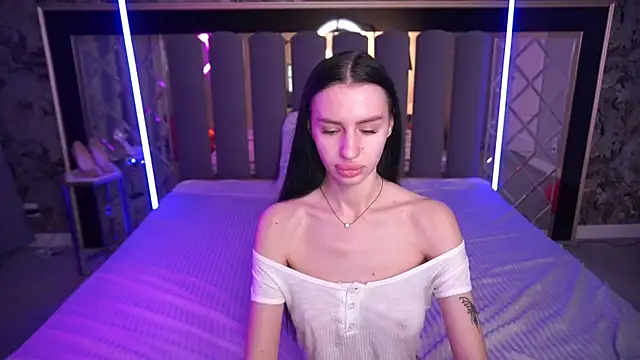 Snapshot of Snow_WhiteeeX chatting on March 2, 2026, 7:15 am Snow WhiteeeX online show from March 2, 2026, 7:15 am