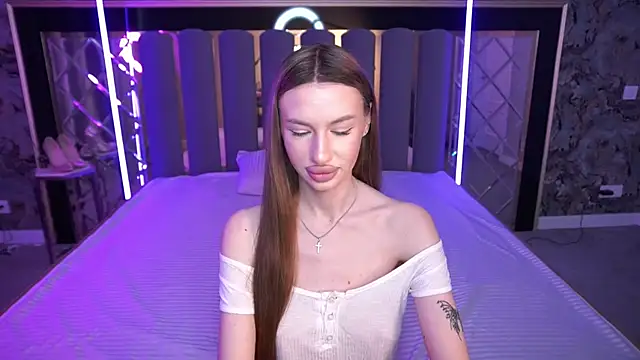 Snow WhiteeeX online show from April 30, 2026, 5:36 am
