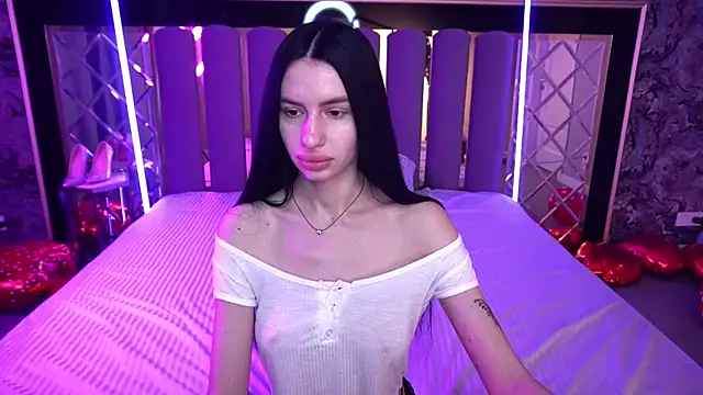 Snapshot of Snow_WhiteeeX chatting on February 15, 2026, 6:47 am Snow WhiteeeX online show from February 15, 2026, 6:47 am