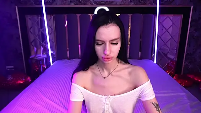 Snapshot of Snow_WhiteeeX chatting on February 17, 2026, 6:44 am Snow WhiteeeX online show from February 17, 2026, 6:44 am