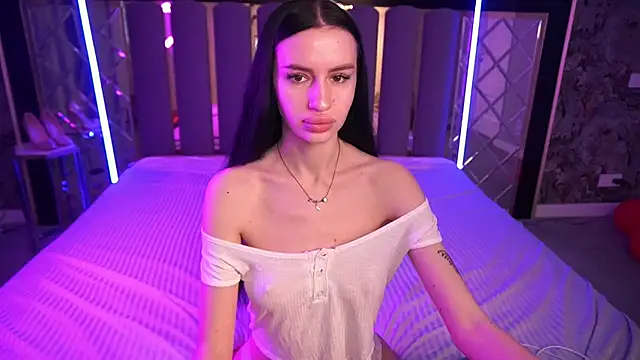 Snapshot of Snow_WhiteeeX chatting on March 3, 2026, 6:31 am Snow WhiteeeX online show from March 3, 2026, 6:31 am