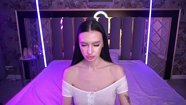 Snapshot of Snow_WhiteeeX chatting on March 22, 2026, 6:48 am Snow WhiteeeX online show from March 22, 2026, 6:48 am