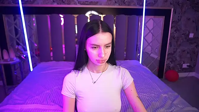 Snapshot of Snow_WhiteeeX chatting on February 27, 2026, 6:35 am Snow WhiteeeX online show from February 27, 2026, 6:35 am