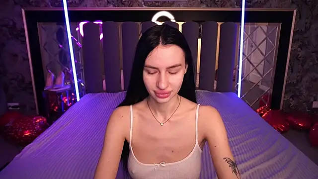 Snapshot of Snow_WhiteeeX chatting on February 12, 2026, 6:46 am Snow WhiteeeX online show from February 12, 2026, 6:46 am