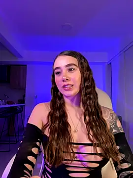 Lanataylor- online show from September 14, 2025, 3:29 am