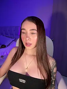 Lanataylor- online show from February 19, 2025, 10:42 pm