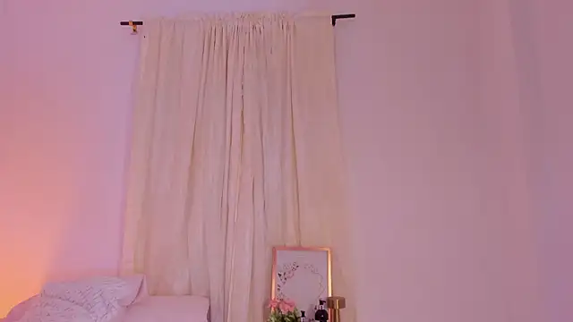 ninaht online show from June 10, 2026, 9:27 pm