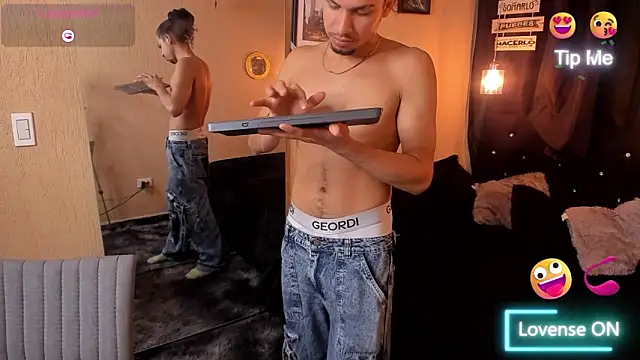 Snapshot of Gilbert_009 chatting on March 5, 2025, 9:26 pm Gilbert 009 online show from March 5, 2025, 9:26 pm