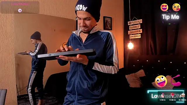 Snapshot of Gilbert_009 chatting on March 6, 2025, 8:37 pm Gilbert 009 online show from March 6, 2025, 8:37 pm