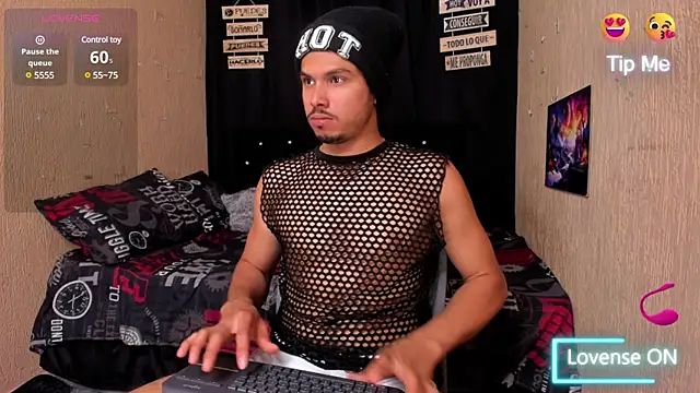 Snapshot of Gilbert_009 chatting on January 16, 2025, 5:55 pm Gilbert 009 online show from January 16, 2025, 5:55 pm