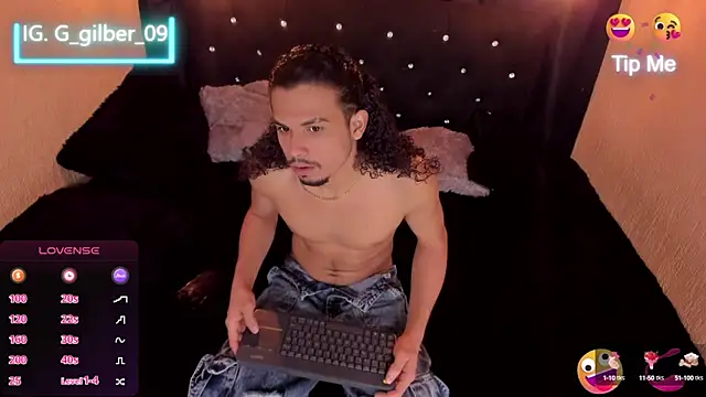 Snapshot of Gilbert_009 chatting on March 11, 2025, 12:33 am Gilbert 009 online show from March 11, 2025, 12:33 am