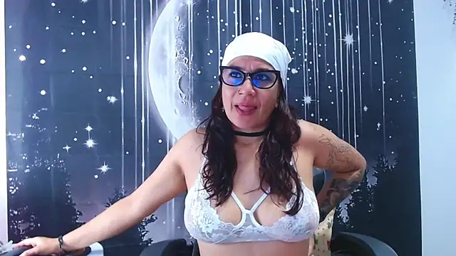 Hikaryfire online show from May 4, 2026, 12:08 pm