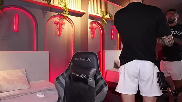 Austin bolt online show from September 30, 2025, 2:50 am