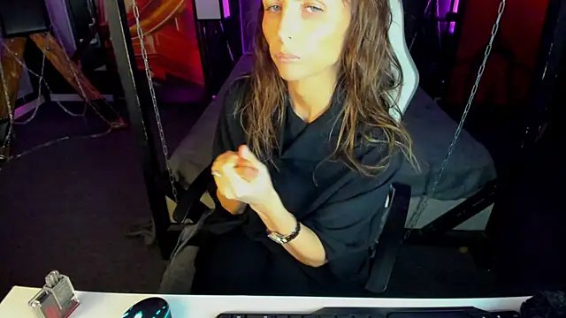 Elizabe th online show from January 19, 2025, 8:51 pm