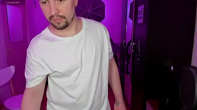 Snapshot of Michael_Wolfborn chatting on March 27, 2026, 3:13 pm Michael Wolfborn online show from March 27, 2026, 3:13 pm