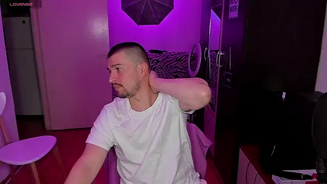 Snapshot of Michael_Wolfborn chatting on September 29, 2025, 3:50 pm Michael Wolfborn online show from September 29, 2025, 3:50 pm