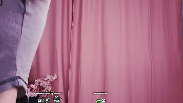 KimWilli online show from January 13, 2025, 10:24 pm