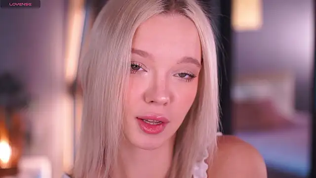 Snapshot of _AlinaBailey chatting on March 10, 2026, 7:45 am AlinaBailey online show from March 10, 2026, 7:45 am