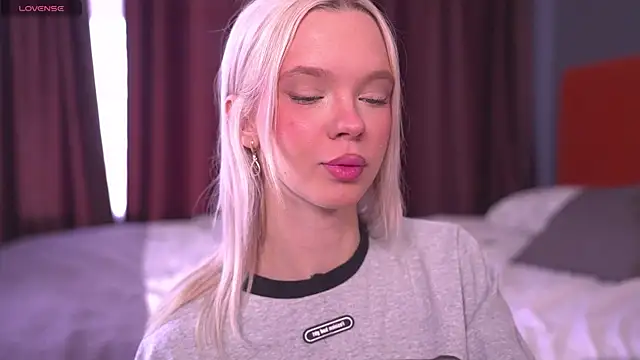  AlinaBailey online show from June 12, 2026, 8:12 am