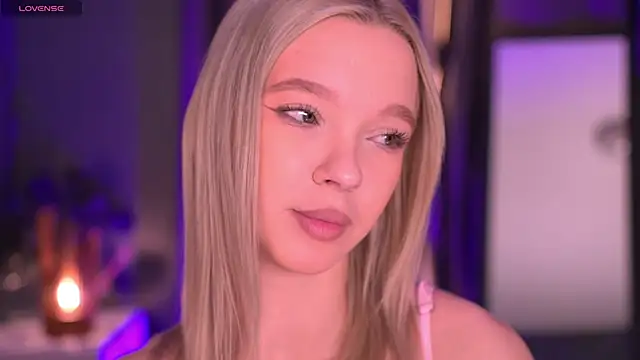 Snapshot of _AlinaBailey chatting on February 13, 2026, 8:14 am AlinaBailey online show from February 13, 2026, 8:14 am