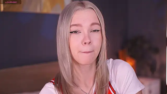  AlinaBailey online show from November 25, 2025, 7:52 am