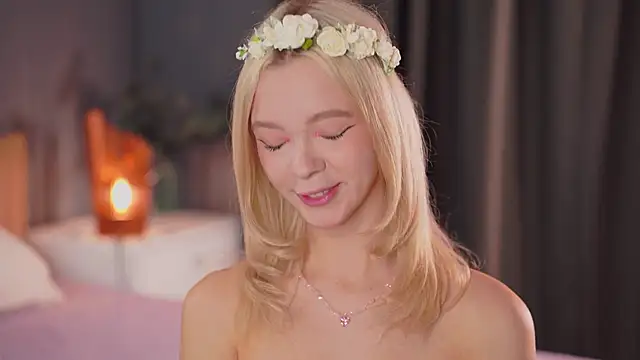  AlinaBailey online show from October 5, 2025, 8:05 am