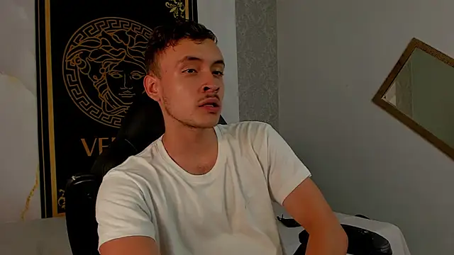 Desmon Clark online show from March 2, 2025, 5:44 am