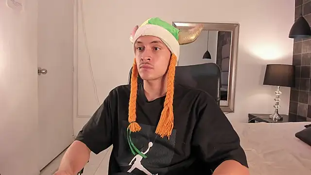 Desmon Clark online show from March 18, 2025, 6:28 am