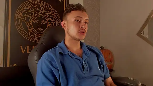 Desmon Clark online show from October 7, 2025, 9:49 pm